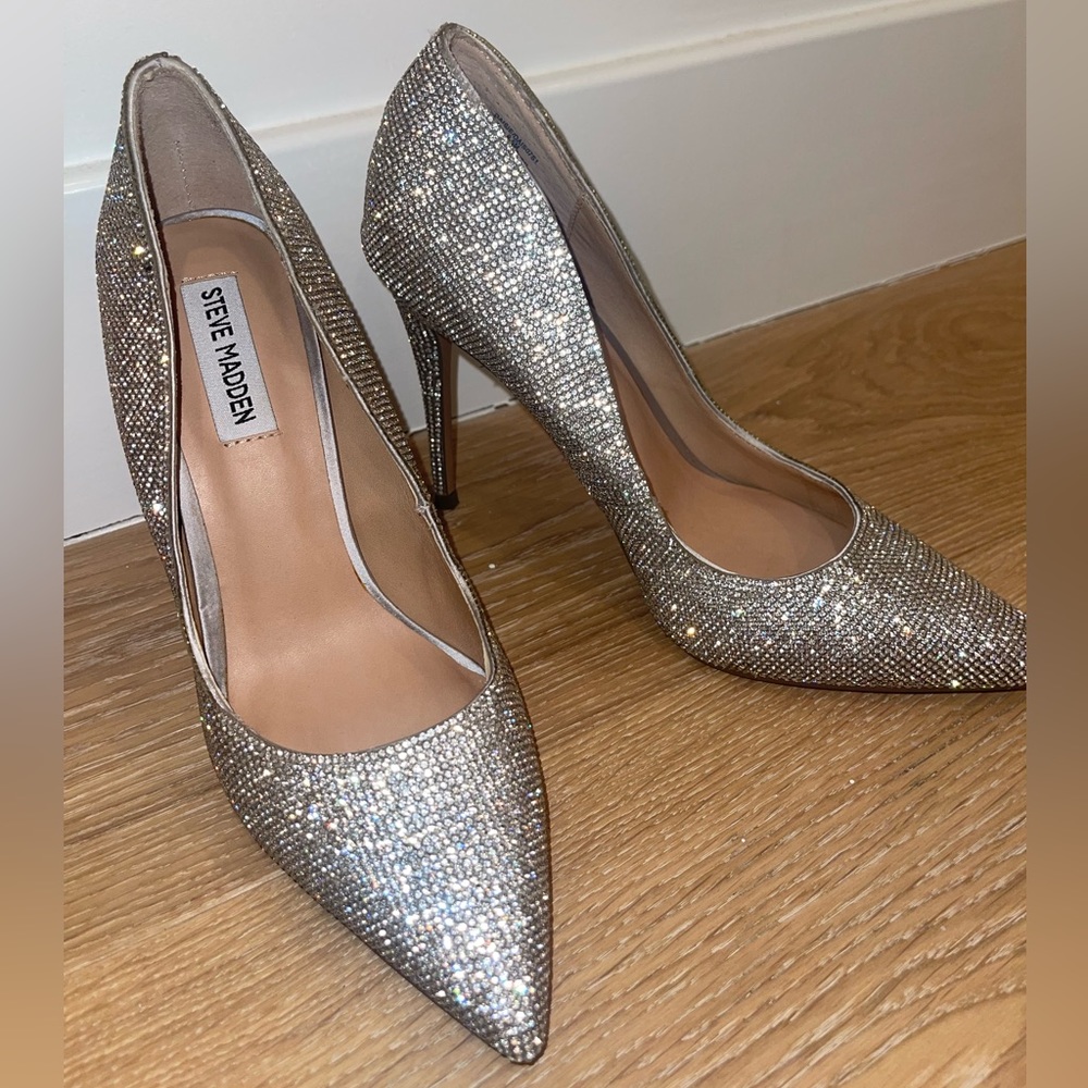 Steve Madden pump